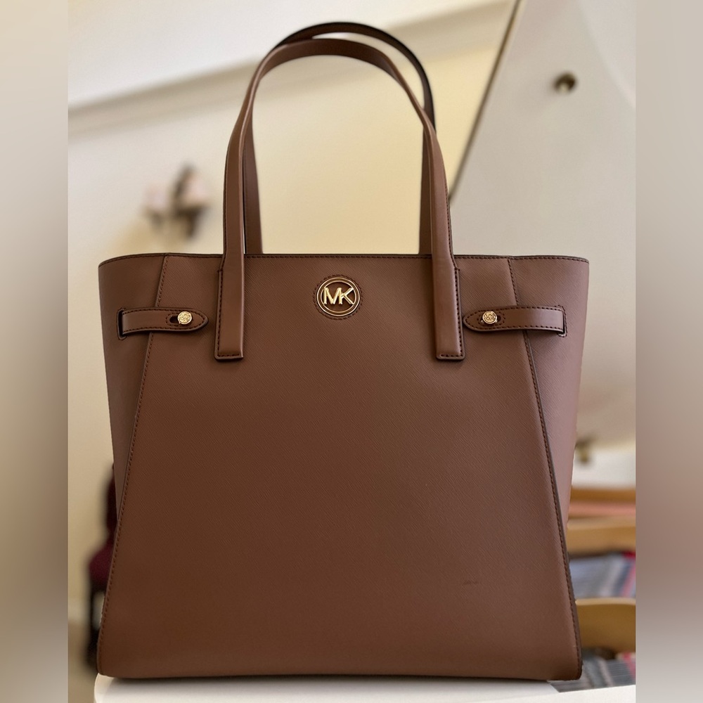 *SALE* NWT✨Michael Kors Carmen Large Leather NS Tote
